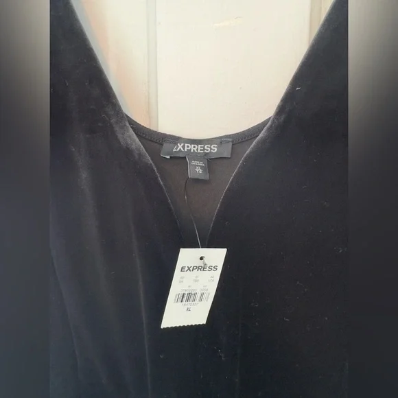 Express Black Velvet Deep V Wire Mini Skort Size XL Dress - Picture 2 of 6
